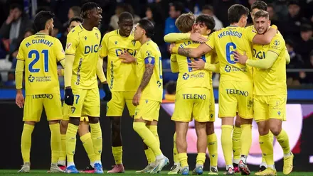 Los jugadores del Cádiz celebran el que era el 1-1- en Riazor. Foto: Cádiz CF.