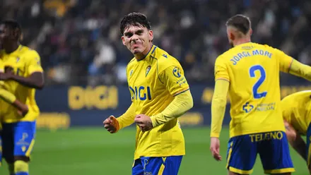 La crónica de Vera Luque del Cádiz CF-Sporting de Gijon (3-2): La tranquilidad está sobrevalorada