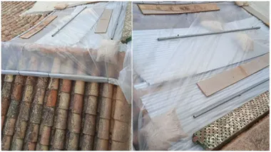 Plásticos cubriendo la techumbre de la iglesia de la O en Sanlúcar de Barrameda.