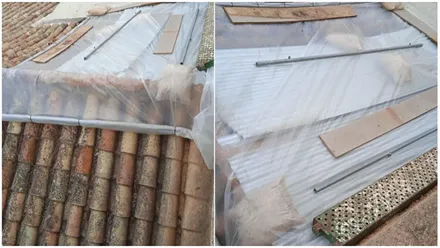 Plásticos cubriendo la techumbre de la iglesia de la O en Sanlúcar de Barrameda.