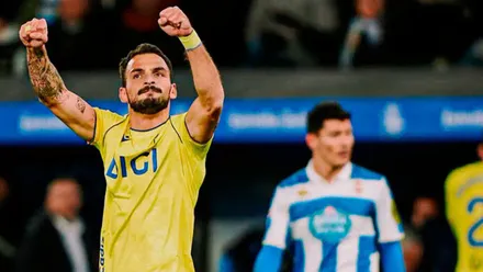 El jugador del Cádiz CF Tabatadze celebra el 2-2 final ante el Deportivo. Foto: Cádiz CF.