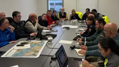 Fuerzas del Orden y emergencias con autoridades en una mesa del Ayuntamiento de Jerez.