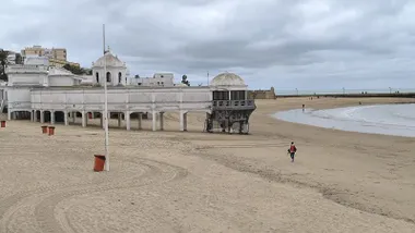 Adelante Izquierda Gaditana alerta del estado del Balneario de la Palma. Foto: José Luis Porquicho Prada.