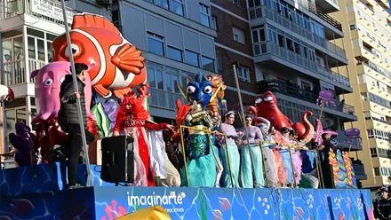 El mar protagoniza una Cabalgata Magna 2026 rápida y abarrotada