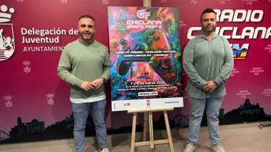 Presentación en Chiclana del Gaming Fest III, con el delegado Fede Díaz.