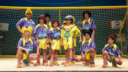 Chirigota 'Las Peloteras' ha abierto esta quinta semifinal del COAC 2026 infantil. Foto. José MAría Reyna.
