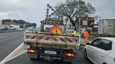 Los equipos de conservación viaria trabajan intensamente en buena parte de la provincia. Foto: Subdelegación del Gobierno.