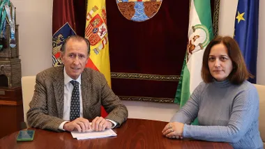 Reunión sobre el Séptimo Juzgado en Chiclana. Mesa del despacho del alcalde.