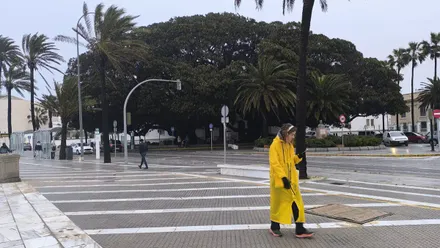 la lluvia sigue presente en Cádiz en la mañana de este 9 de febrero. Foto: José Luis Porquicho Prada.