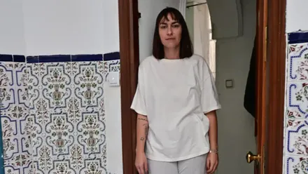 El abogado de Lorena ha logrado aplazar hasta el 3 de marzo el lanzamiento de su vivienda. Foto: Eulogio García.