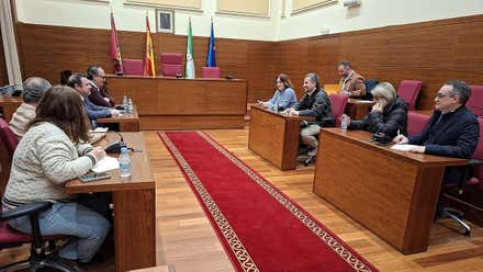 Reunión del Ayuntamiento y responsables de la hermandades en Chiclana.