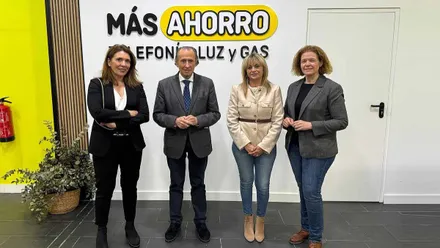 Posado del alcalde en la asesoría.