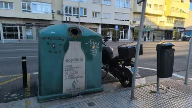 Bidón de recilcja ede vídrio