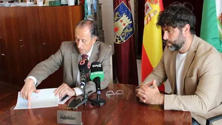 José María Román, y el delegado municipal de Medio Ambiente, Roberto Palmero.