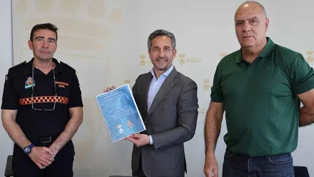 Imagen del delegado municipal de Protección Civil, José Vera, quien ha comparecido en rueda de prensa junto al coordinador de Protección Civil, Rafael Calvente; y al coordinador del Plan de Emergencia, Diego Benítez Mota.