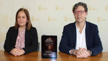 Anuncio de actividad de la primera teniente de alcalde, Ana González; y el presidente de la Fundación Sustenta, Jesús Martínez Linares.