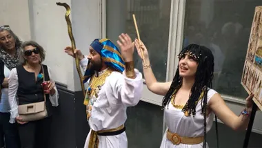 El romancero 'Tutankabron y yo tan güenahente', en una actuación en lal calle.