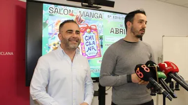 Imagen del delegado municipal de Juventud, Fede Díaz, quien ha comparecido en rueda de prensa junto al representante de la Asociación Fénix, Juan Rosendo.