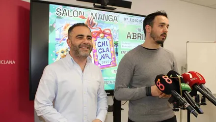 Imagen del delegado municipal de Juventud, Fede Díaz, quien ha comparecido en rueda de prensa junto al representante de la Asociación Fénix, Juan Rosendo.