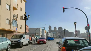 Inicio de primavera con tiempo variable en Cádiz: nubes y chubascos dispersos antes de una semana más estable