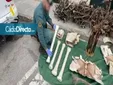 La Guardia Civil descubre huesos de jirafa y pieles africanas en una furgoneta en Cádiz