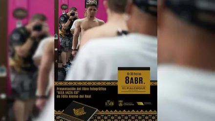 Sesión fotográfica que ilustra el cartel de la presentación del libro "Alea Iacta Est".