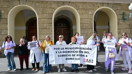 Nuevas protestas del servio de Ayuda a Domicilio de Cádiz: el comité denuncia hasta 100.000 euros en impagos