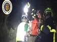 Rescate nocturno en la sierra de Cádiz: evacúan a un anciano tras un accidente en una zona inaccesible