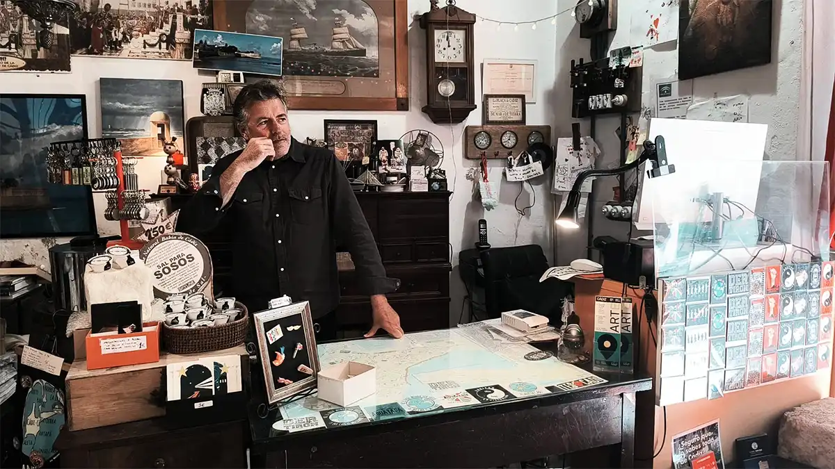 Adiós a Tienda Museo De Cadi Cadi: 14 años de historias y risas desde un rincón único que llevó Cádiz a medio mundo