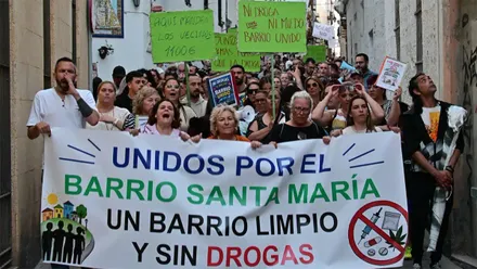 Imagen de la manifestación del Barrio de Santa María contra la venta de droga en el barrio. Foto: Eulogio Garcia.