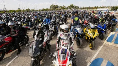 Gran concentración de moteros cerca del circuito de Jerez.