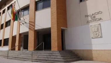 Fachada del Palacio de Justicia de Chiclana.