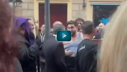 Lamentable pelea entre cargadores del paso de las Siete Palabras en la Carrera Oficial de Cádiz