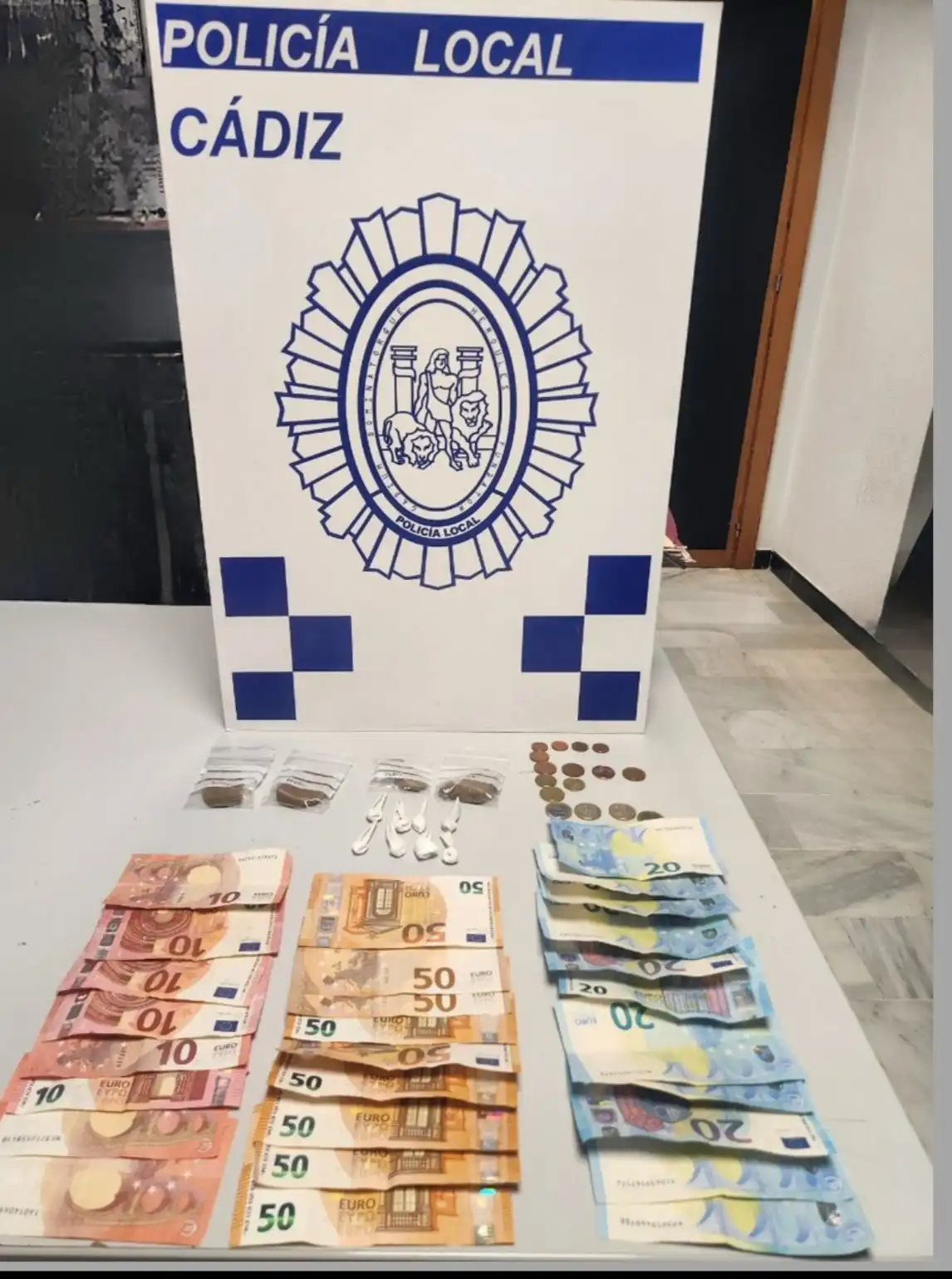 Tres detenidos en una tarde en Cádiz: machete, droga y violencia de género en el casco histórico
