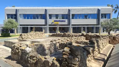 Sede de la Zona Franca de Cádiz.