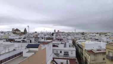 Viernes de avisos por lluvias y tormentas en Cádiz: llega el cambio de tiempo tras el calor y la calima