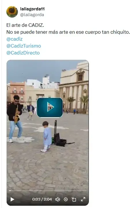 La magia de la música no tiene edad: un niño y un saxofón en Cádiz que arrasan en redes