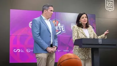 La alcaldesa de San Fernando, Patricia Cavada y Adolfo Magrañal, en rueda de prensa.