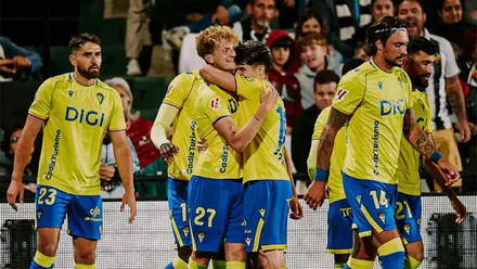 El Cádiz CF araña un sufrido punto de oro en Castellón para seguir esquivando los puestos de descenso