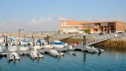 Autonomía Obrera denuncia que el Ayuntamiento de Cádiz permite a la UCA contratar servicios en instalaciones municipales