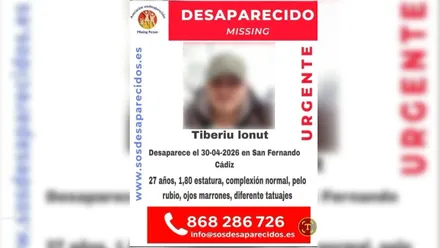 Cartel con el desaparecido, tristemente fallecido, en San Fernando.