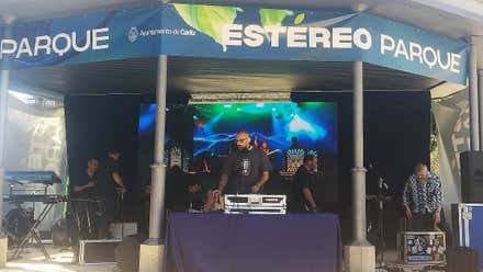 Parque del Genovés con un DJ.