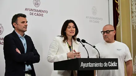 La concejala de Vivienda de Cádiz, Ana Sanjuan, durante la rueda de prensa en la que se anunció el plan. Foto: Eulogio García.