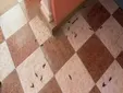 Una madre denuncia que vive con su hija desde hace un año en una casa declarada riesgo sanitario en Cádiz