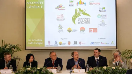 Miembros de la Asamblea General de la Federación Mundial reunidos en Castellar.
