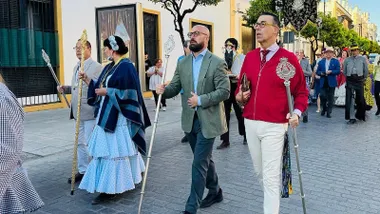 Germán Beardo y David Calleja acompañando a la Hermandad del Rocío de El Puerto.