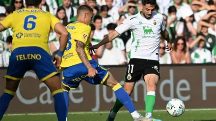 El Cádiz CF cierra una temporada para olvidar encajando una goleada ante el campeón de LaLiga Hypermotion