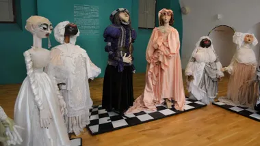 Diferentes figuras, muy vistosas, del Museo del Títere.
