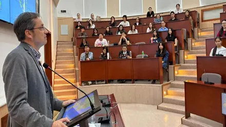 El catedrático de Derecho Internacional Público Miguel Ángel Acosta interviene en la Universidad Nacional de Mongolia dentro de las actividades impulsadas por el CUNEAC.