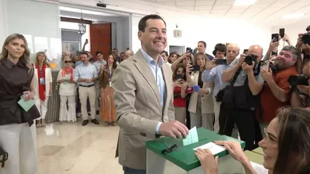 Momento del Voto de Juanma Moreno Bonilla